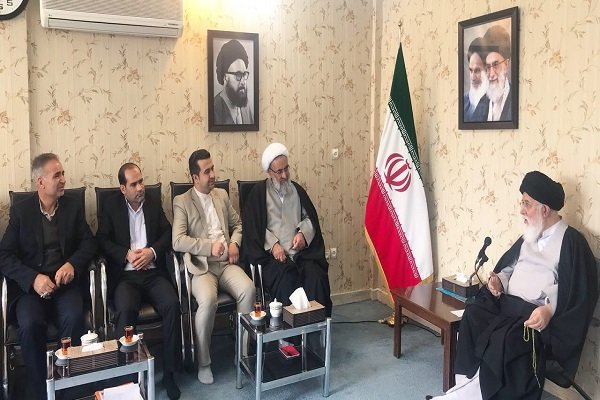 تاکید آیت الله علم الهدی بر احقاق حق سهامداران پدیده