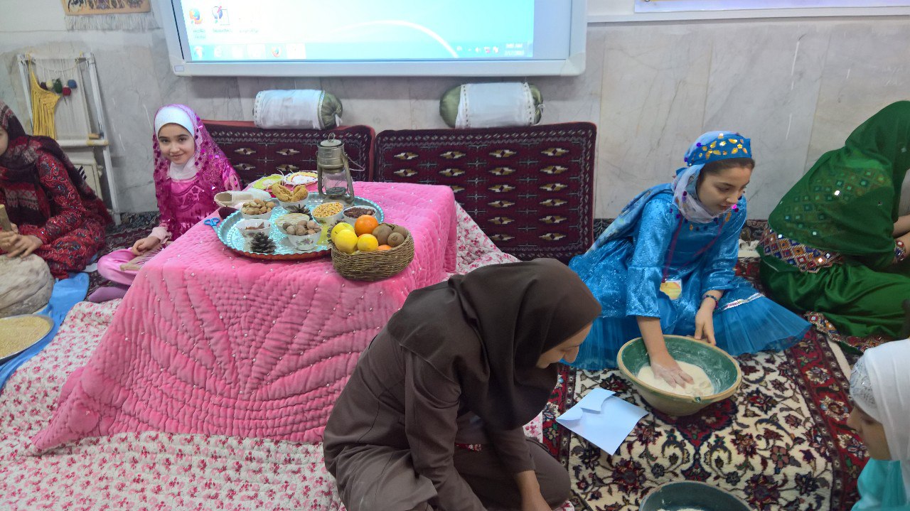 بازارچه ای شامه نواز با دست پخت دانش آموزان اراکی