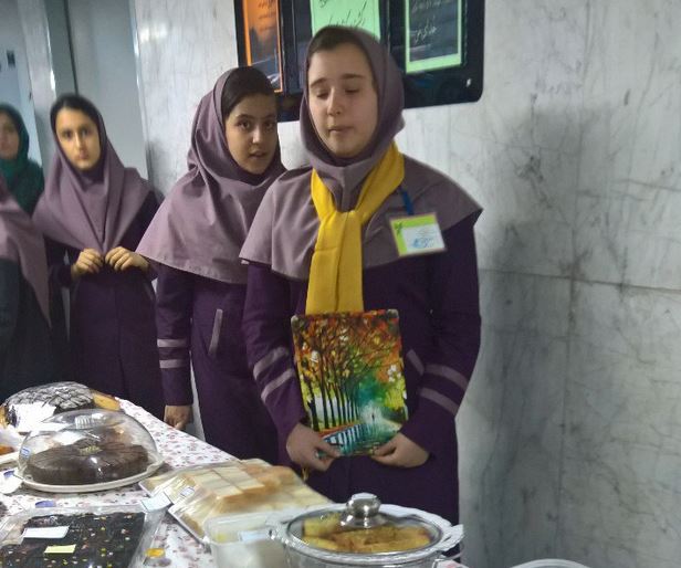 بازارچه ای شامه نواز با دست پخت دانش آموزان اراکی