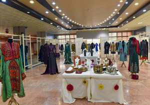 نقوش سیستان‌وبلوچستان نشان از طبیعت سخت، اما سرشار از کیمیای خلاقیت است / برگزیدگان بخش بین‌الملل هشتمین جشنواره مد و لباس فجر معرفی شدند