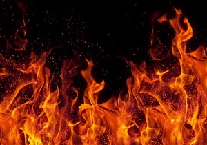 آتش سوزی در تعمیرگاه خودرو