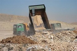 ممنوعیت تخلیه نخاله های ساختمانی در حریم جاده های ایلام