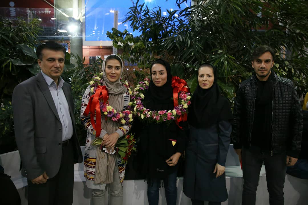 گلاره ناظمی و زری فتحی وارد تهران شدند + تصاویر