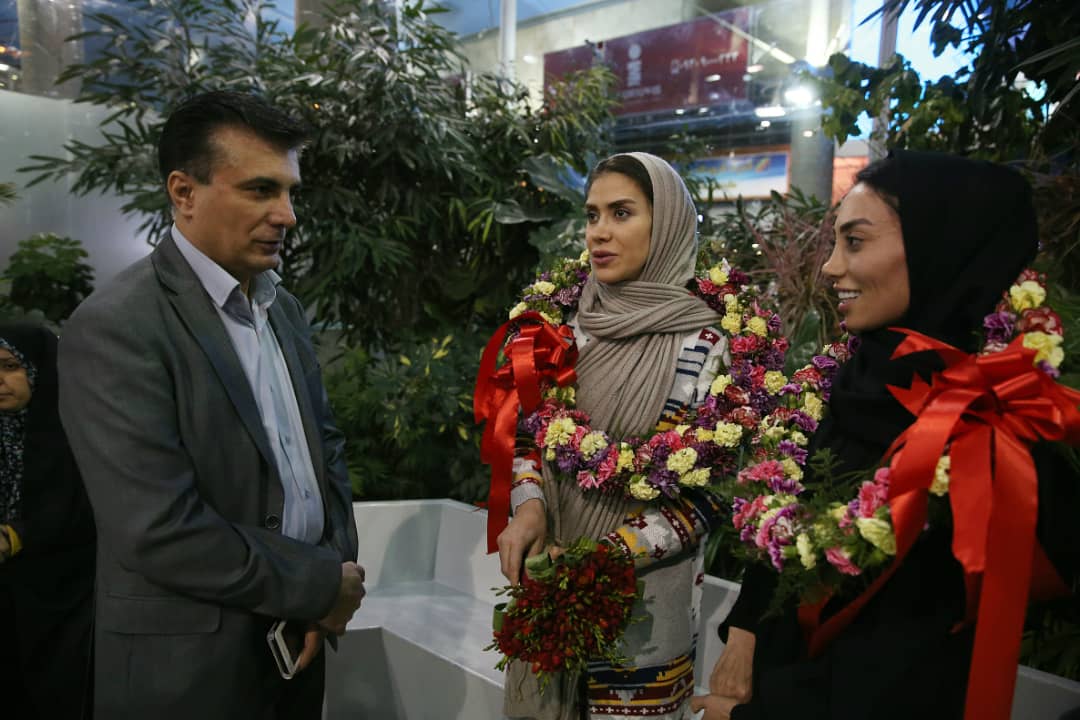 گلاره ناظمی و زری فتحی وارد تهران شدند + تصاویر