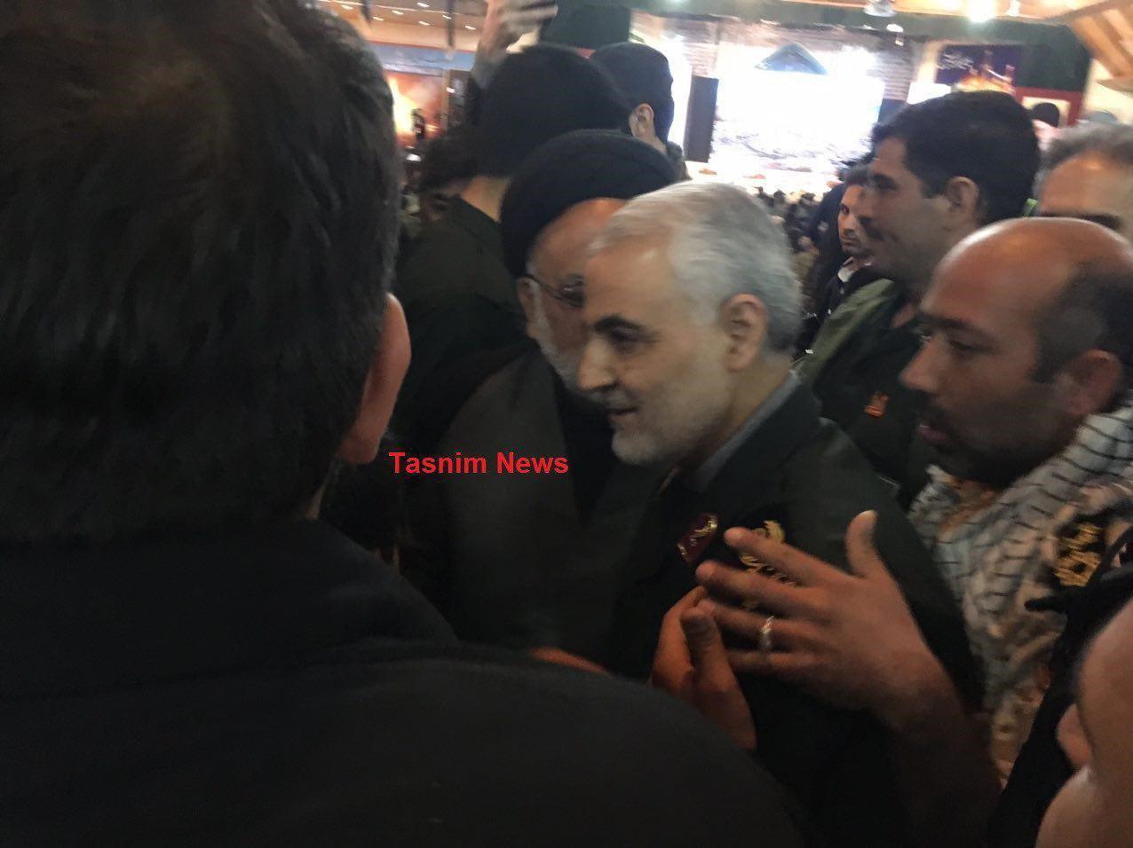 حضور سردار سلیمانی در مراسم گرامیداشت شهدای حادثه تروریستی زاهدان +تصاویر