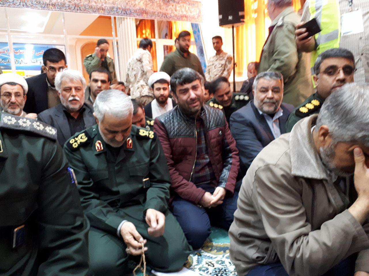 حضور سردار سلیمانی در مراسم گرامیداشت شهدای حادثه تروریستی زاهدان +تصاویر