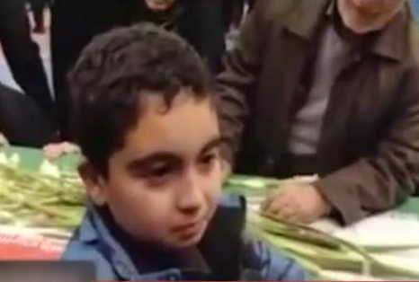 حرف دل فرزندشهید با پیکر پدر:بابا چرا تنهام گذاشتی؟! +فیلم