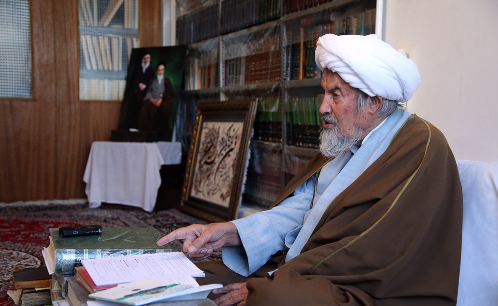 آخرین وضعیت درمانی آیت&zwnj;الله مومن از زبان پسرش/ حال پدرم وخیم&zwnj;تر نشده است