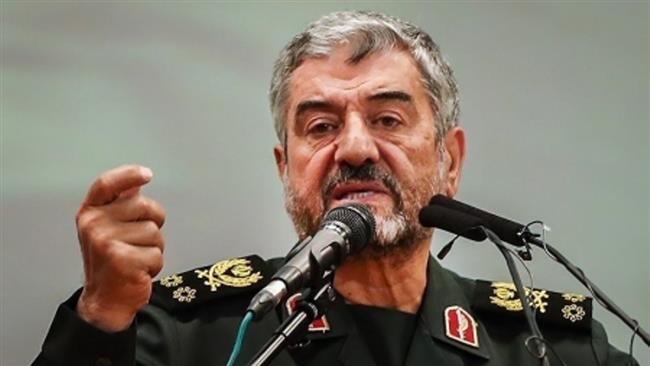 در آستانه چهلمین سالگرد پیروزی انقلاب باید از استقامت مردم قدردانی کنیم
