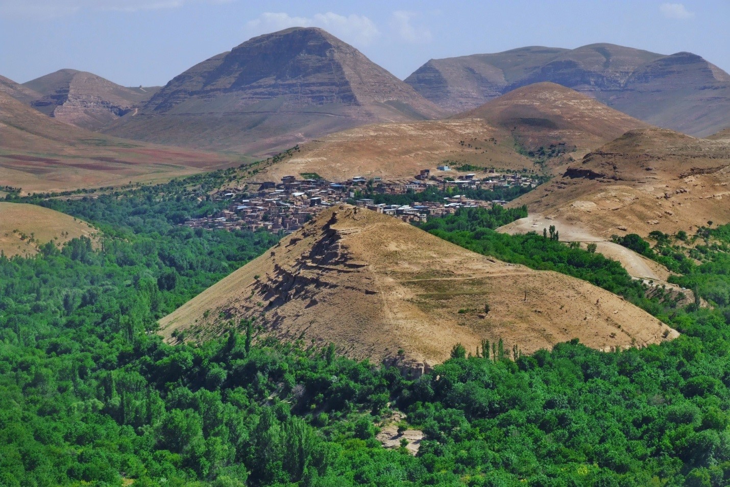 دهکده پزشکان در ایران کجاست؟+عکس