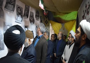 نمایشگاه فجر فاطمی در بافق افتتاح شد