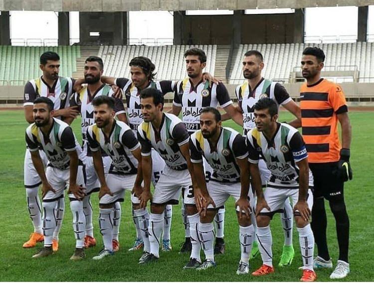 برد شیرین خارج از خانه قشقایی در تهران