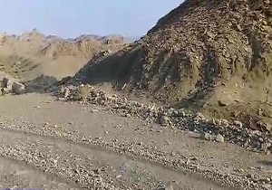 وضعیت نامناسب جاده روستای "سیت" + فیلم