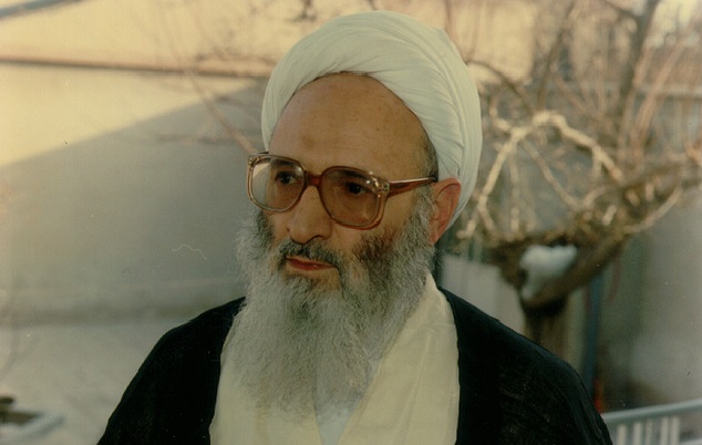 تذکر دلسوزانه علامه حسن‌ زاده آملی به خانمی که فریاد زد «صلوات بفرستید» +فیلم