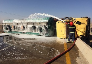 بسته شدن جاده نهبندان به زابل براثر واژگونی تانکر حامل هیدروکربنات