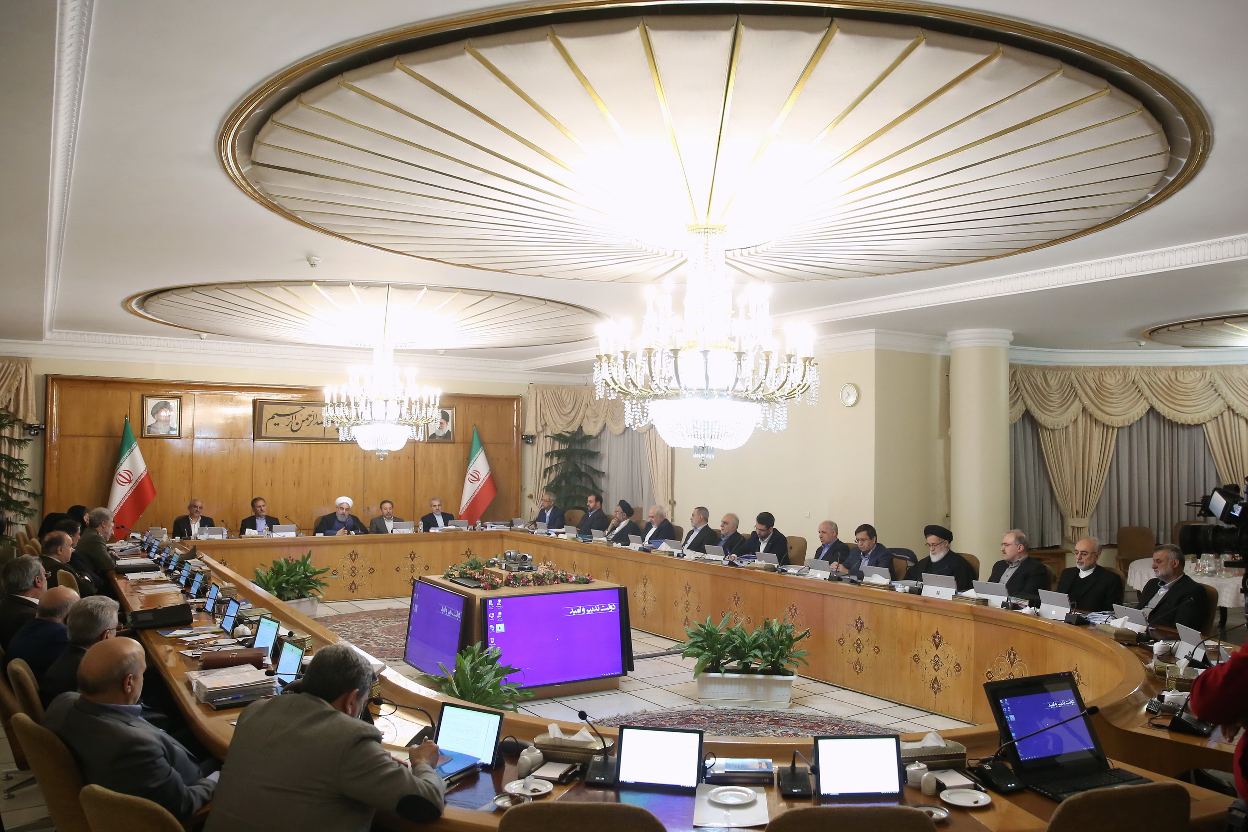 میزان پاداش پایان سال ۱۳۹۷ کارکنان دولت 10 میلیون ریال تعیین شد