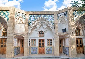 قم محور گردشگری مذهبی در کشور است