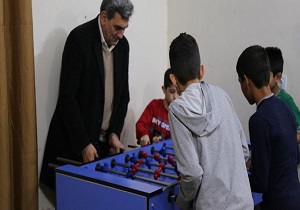 بازدید حناچی از اولین مرکز نگهداری پسران بهبودیافته از کارتن خوابی