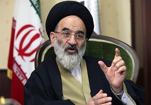 همه مسئولان برای حل مشکلات اقتصادی مرم تلاش کنند