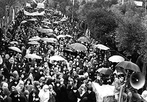 انقلاب چادرهایی که کرامت واقعی زنان را احیا کرد + صوت