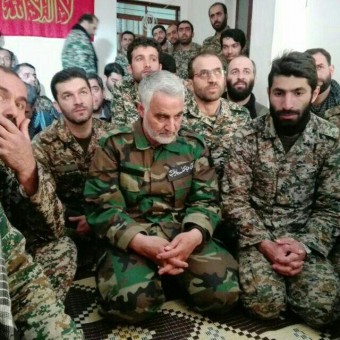 سینه زنی و مداحی شهدای خان طومان لحظاتی قبل از شهادت +فیلم