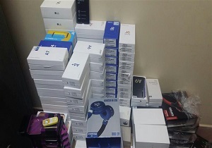 کشف و ضبط گوشی‌های تلفن همراه قاچاق در بندر چابهار