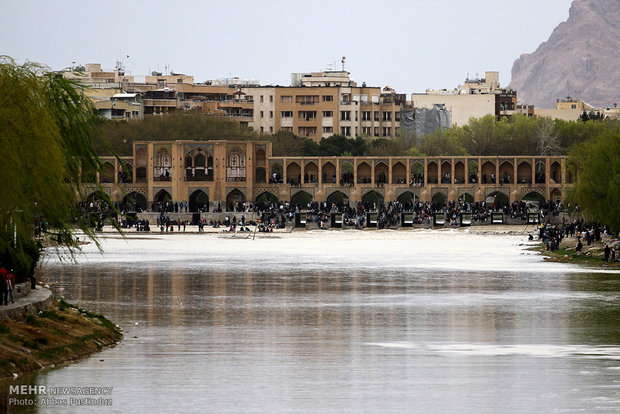 ملاقات اصفهانی‎ها با زاینده رود زنده