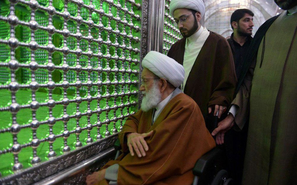 حضور رهبر شیعیان بحرین در حرم امام خمینی (ره)+تصویر