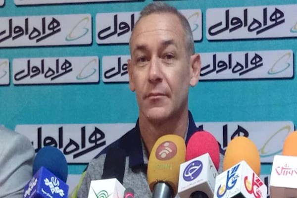 تکسیرا: شکست برابر تراکتورسازی اولین و آخرین باخت ماست / من درباره ضربه پنالتی صحبت نمی کنم