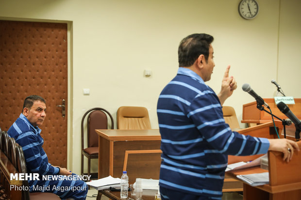 خطر ظهور دوباره &laquo;هدایتی&zwnj;ها&raquo; و &laquo;زنجانی&zwnj;ها&raquo; در کمین مستطیل سبز/ میلیاردرها از فوتبال چه می&zwnj;خواهند؟
