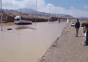 زیرگذری که تبدیل به دریاچه شد! + فیلم