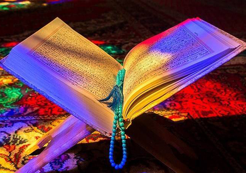 بازی با نور و رنگ، هنر در خدمت عبادت