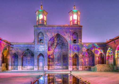 بازی با نور و رنگ، هنر در خدمت عبادت