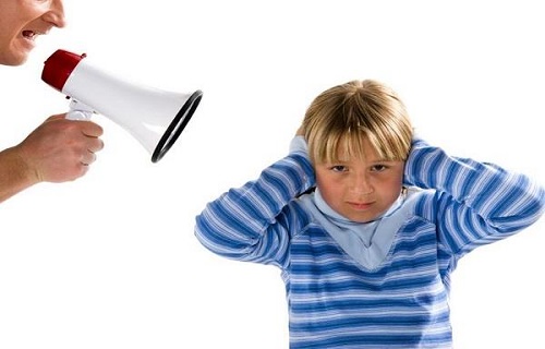 چگونه به کودکمان یاد دهیم به حرف&zwnj;هایمان گوش کنند؟