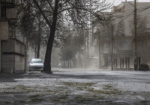 وزش باد شدید اردبیل را در می‌نوردد