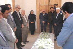 اداره  آرامگاه آیت الله معتقد اهرمی به شهرداری بوشهر واگذار شد