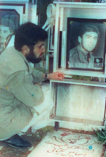 آزاده&zwnj;ای که بر سرر مزار خود حاضر شد +عکس