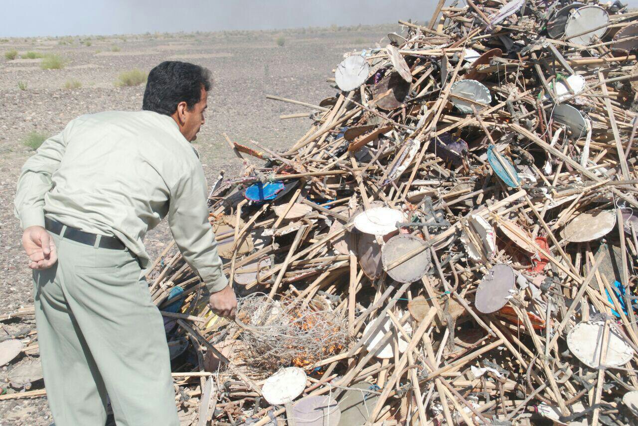 امحاء تله&zwnj;های زنده گیری هوبره در روزجهانی حیات وحش در سیستان و بلوچستان
