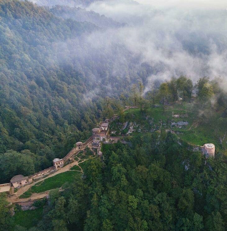 نمایی زیبا از قلعه رودخان