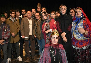 نمایش سونا خاتین در میاندوآب به روی صحنه رفت