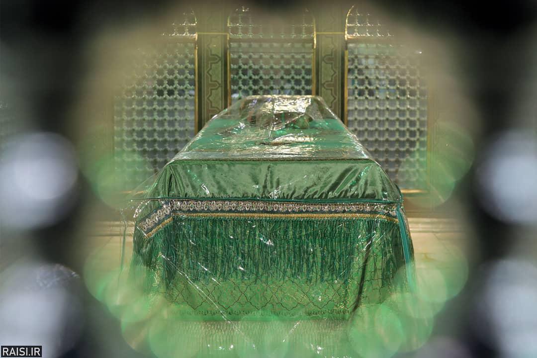 تصاویری از غبار روبی حرم مطهر امام رضا (ع) در آستانه ماه رجب