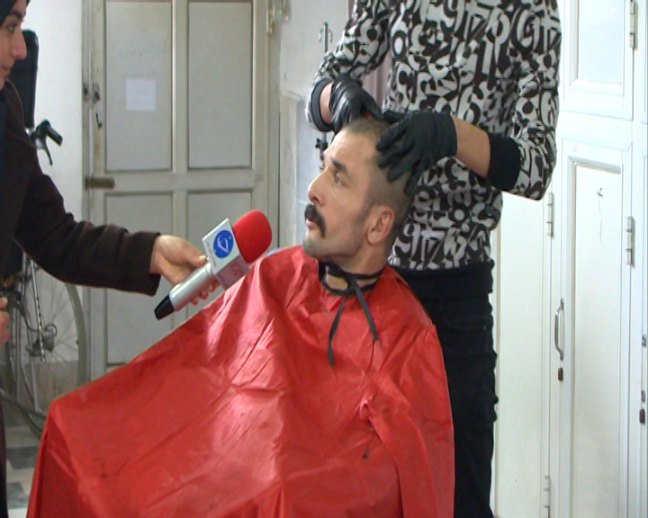 اقدام خدا پسندانه جمعی از آرایشگران در راستای حمایت از معلولان و سالمندان+ عکس
