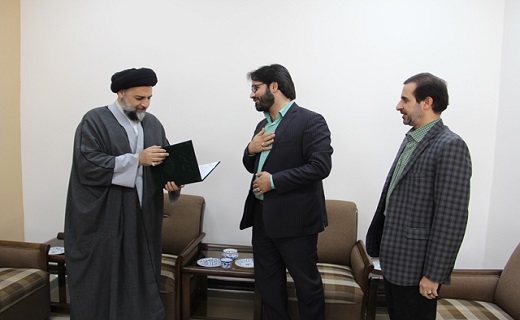 مدیر کل صداوسیمای یزد چهره برتر هنر انقلاب، در استان یزد شد+تصاویر