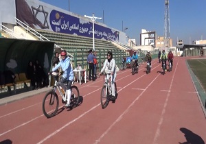 اولین همایش دوچرخه سواری بانوان در همدان برگزار شد