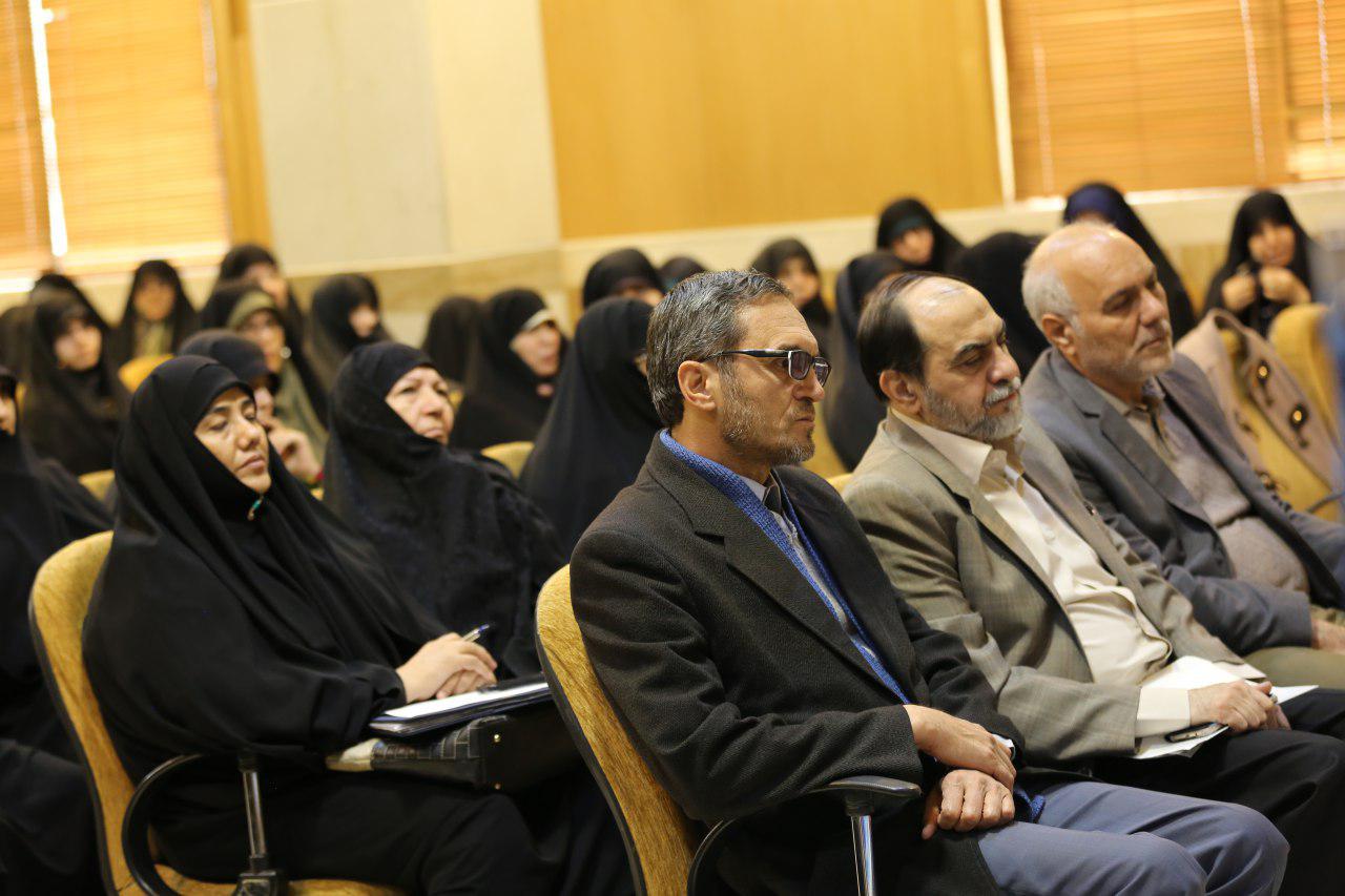 کشورهای بسیاری با نگاه به ملت ایران تحول یافتند