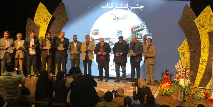 باقری:مخاطب عام با شعر فاضل ارتباط برقرار کرده است/ نظری:بهترین جوایز عمرم را از دست مردم دریافت کرده‌ام