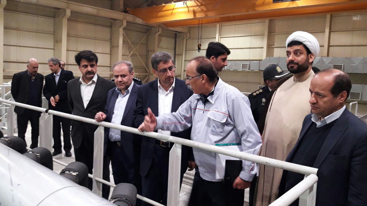 استاندار همدان در بام ملایر به شهدا ادای احترام کرد