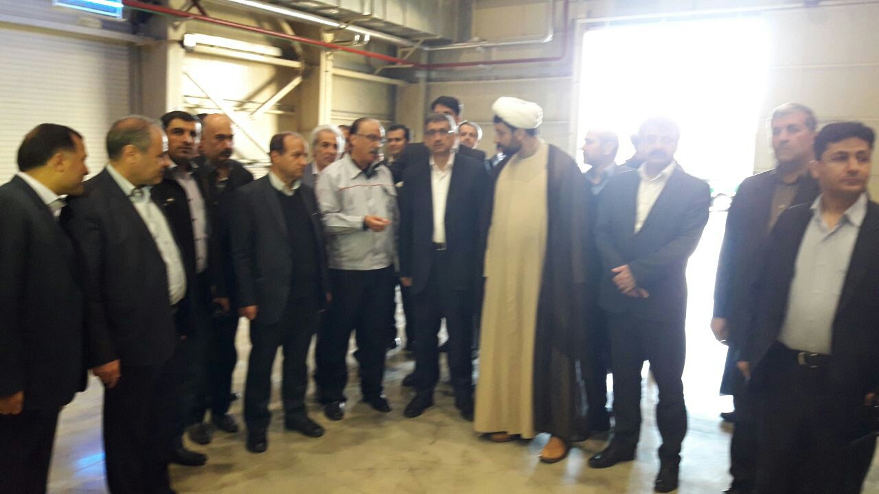 استاندار همدان در بام ملایر به شهدا ادای احترام کرد