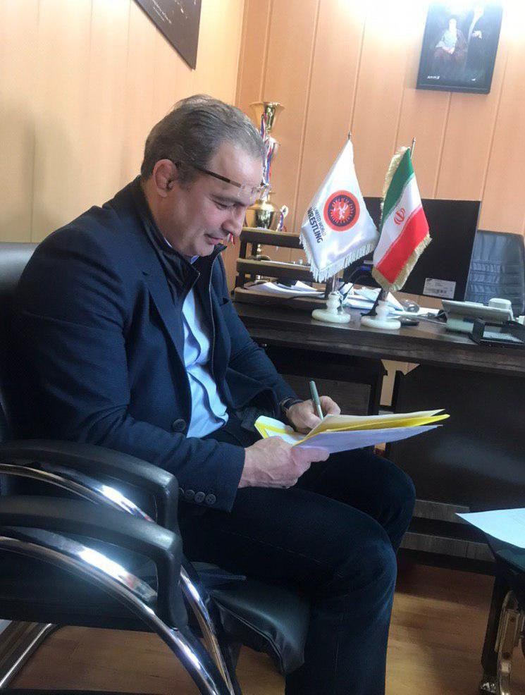 امیررضا خادم برای شرکت در انتخابات فدراسیون کشتی ثبت&zwnj;نام کرد+عکس