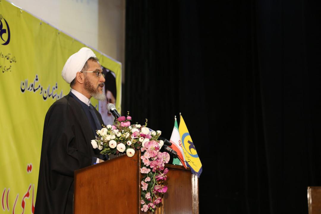 روانشناسان عالمان عامل به علم هستند/ روانشناسان نباید از چند نهاد پروانه کار بگیرند / آماده&zwnj;ایم برای صدور پروانه فقط از سوی سازمان نظام روانشناسی همکاری کنیم / سازمان نظام روانشناسی و بهزیستی رقیب هم نیستند